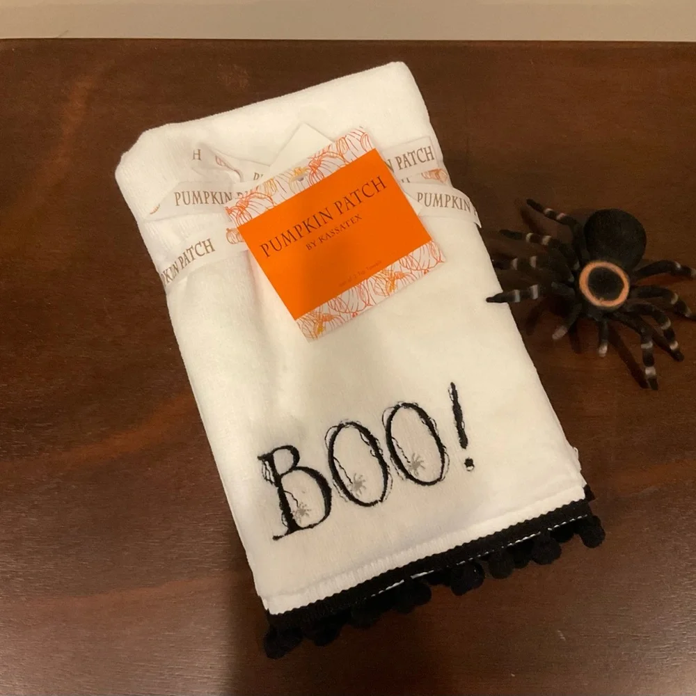 Set of 2 Embroidered Halloween Hand Towels - BOO!